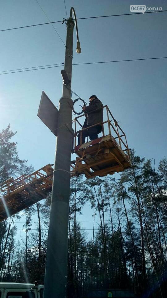 В Ірпені демонтують несанкціоновану рекламу, фото-2 В Ірпені демонтують несанкціоновану рекламу, фото-2