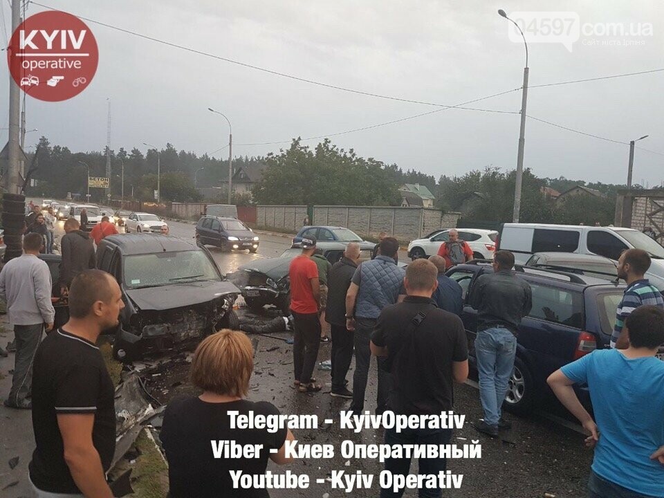 Трагічне ДТП в Ірпені: зіткнулися чотири автівки, фото-2 Трагічне ДТП в Ірпені: зіткнулися чотири автівки, фото-2