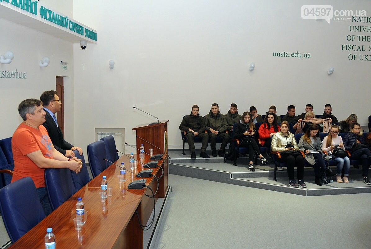 Резидент Comedy Club відвідав Фіскальний Університет, фото-1 Резидент Comedy Club відвідав Фіскальний Університет, фото-1
