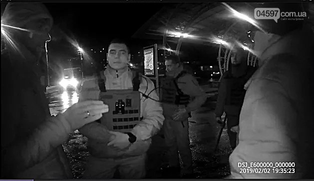 П'яного «поборника» виконання ПДР забрали до поліції за хул..., фото-4 П'яного «поборника» виконання ПДР забрали до поліції за хуліганство, фото-4