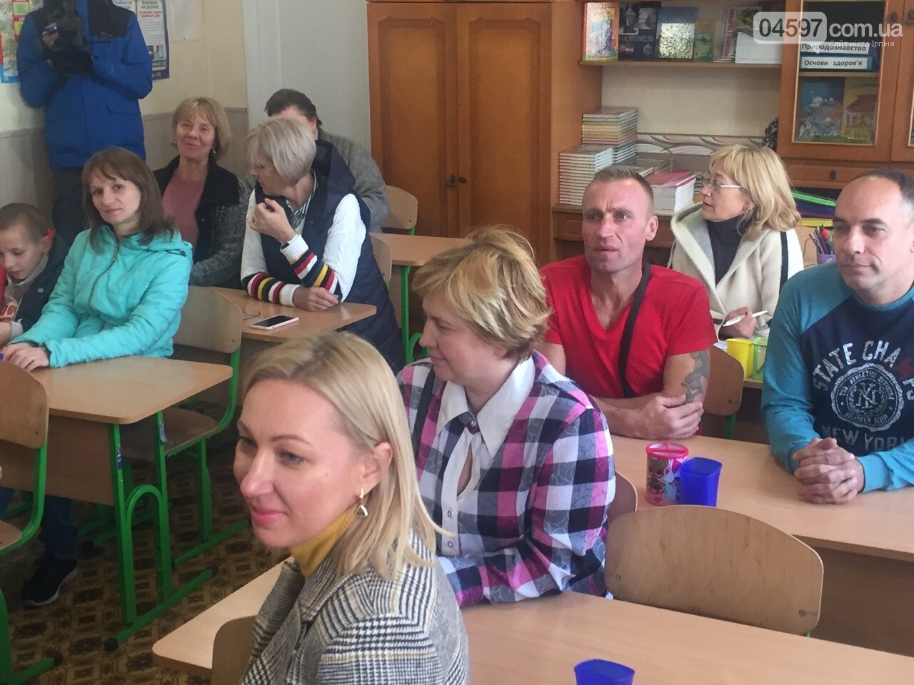 Звістку про викуп школи № 15 у Гостомелі батьки зустріли о..., фото-5 Звістку про викуп школи № 15 у Гостомелі батьки зустріли оплесками, фото-5