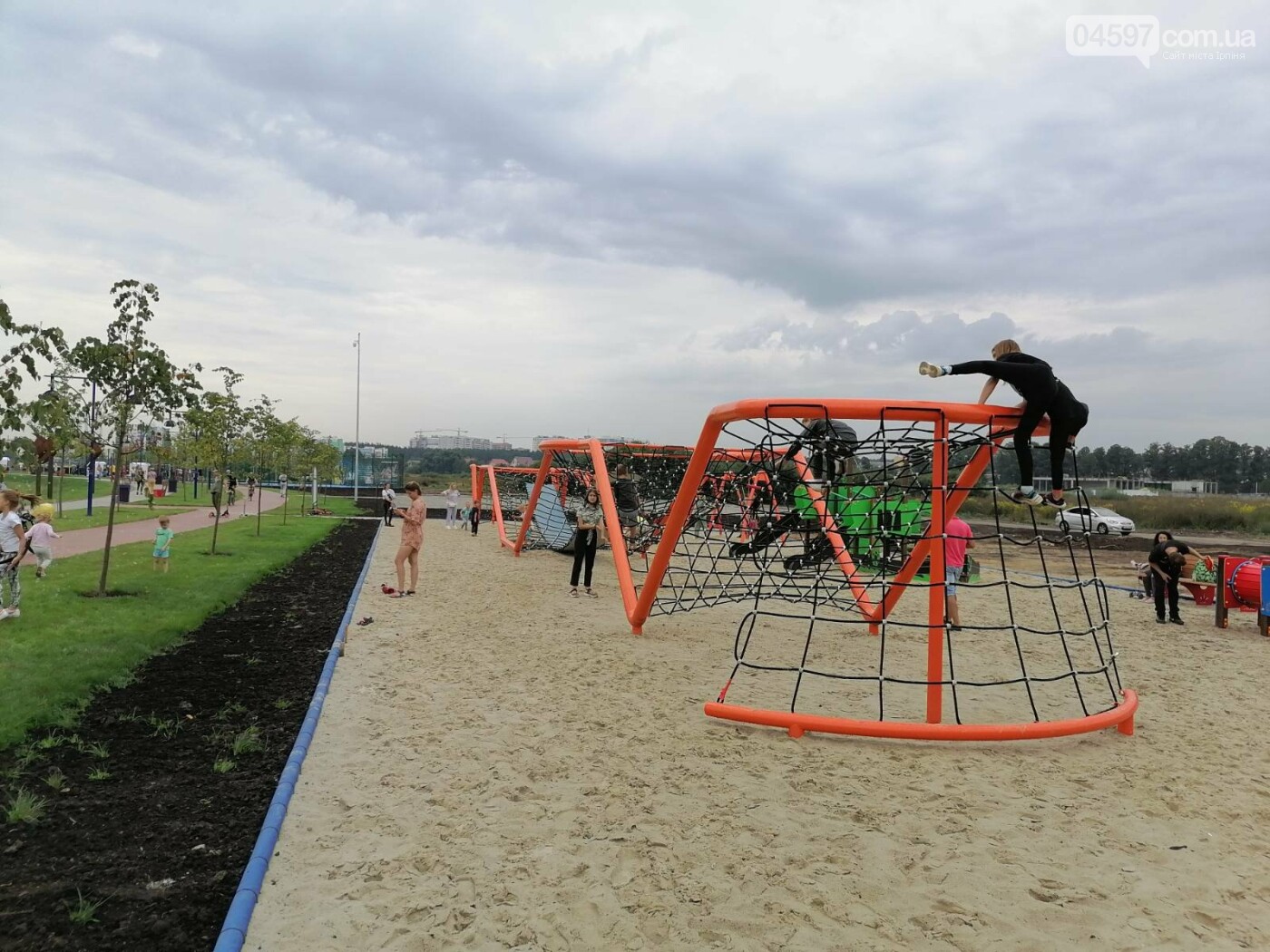 В Ірпені з'явився гігантський мотузковий атракціон, фото-2 В Ірпені з'явився гігантський мотузковий атракціон, фото-2