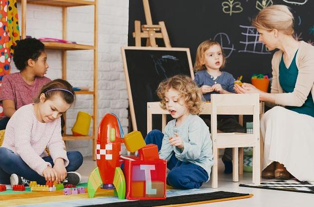 садок з англійською